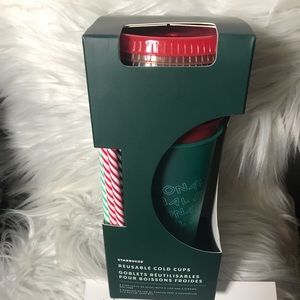 RARE Starbucks Holiday 5 Cup Pack NEW